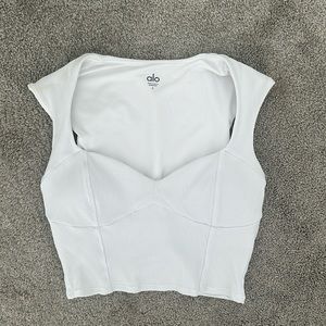 White Alo Top w Sweetheart Neck